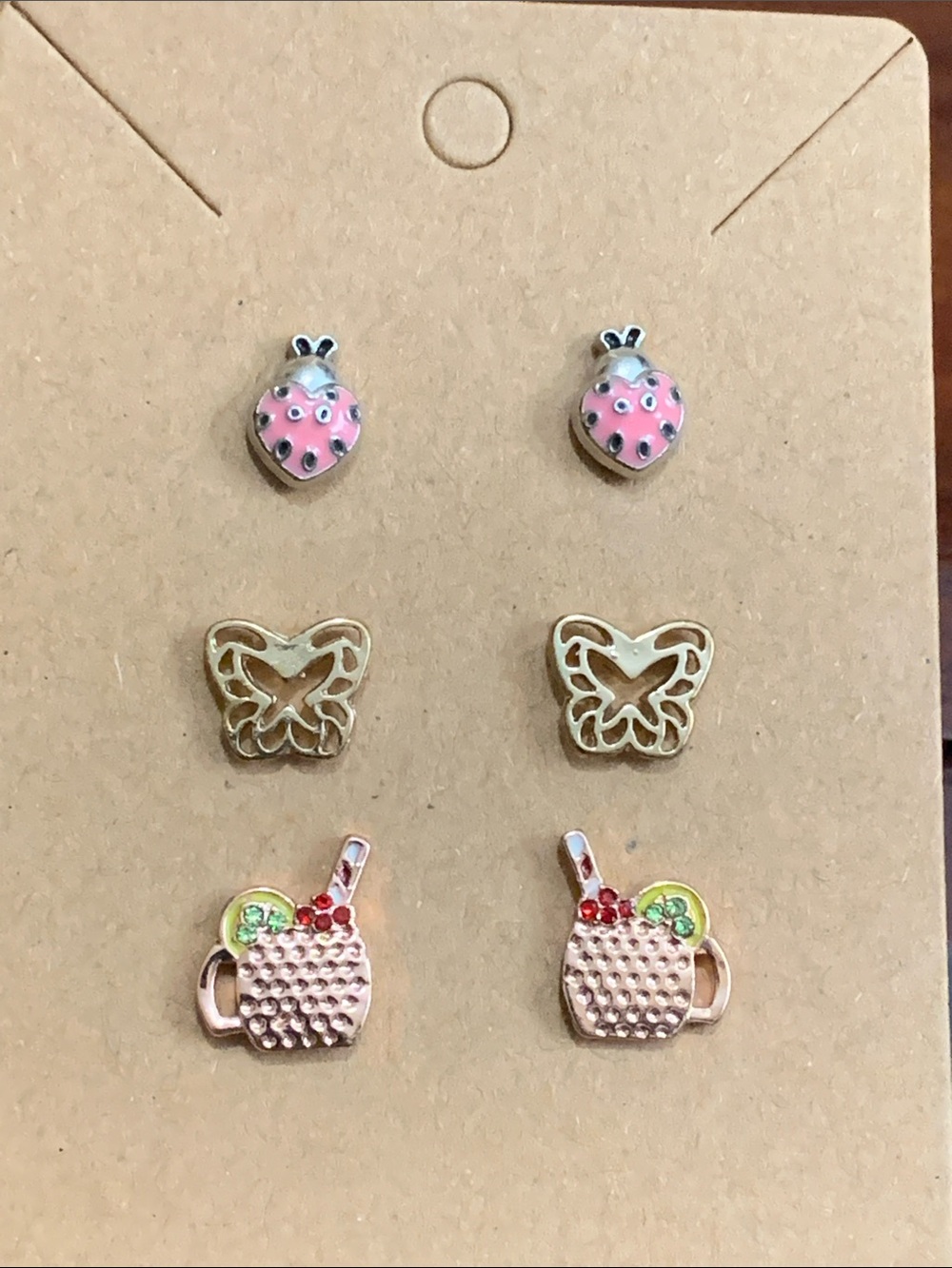 3 pairs of stud earrings